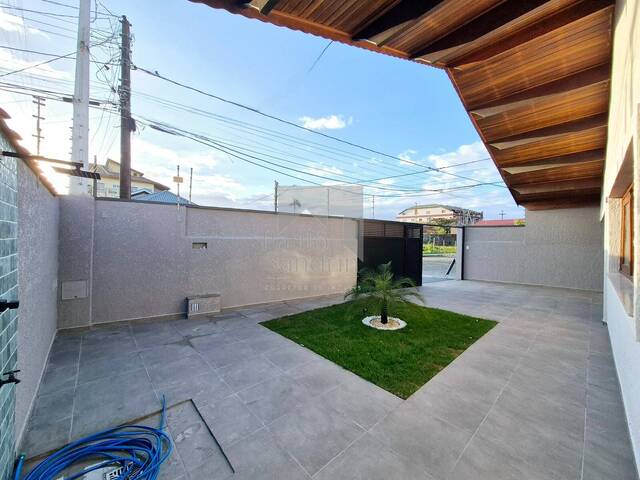 Casa para Venda em Peruíbe - 2